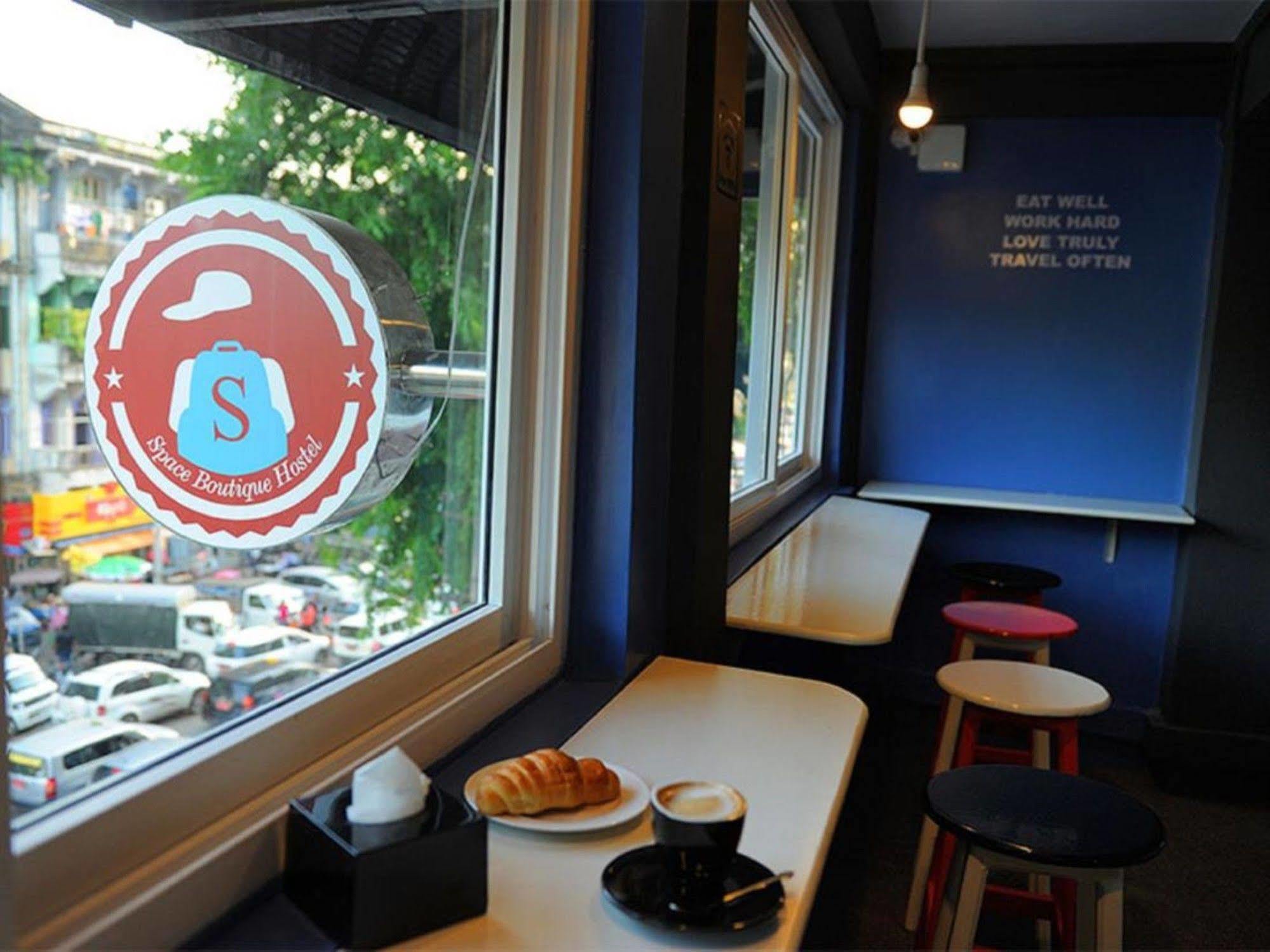 Space Boutique Hostel Rangum Exterior foto